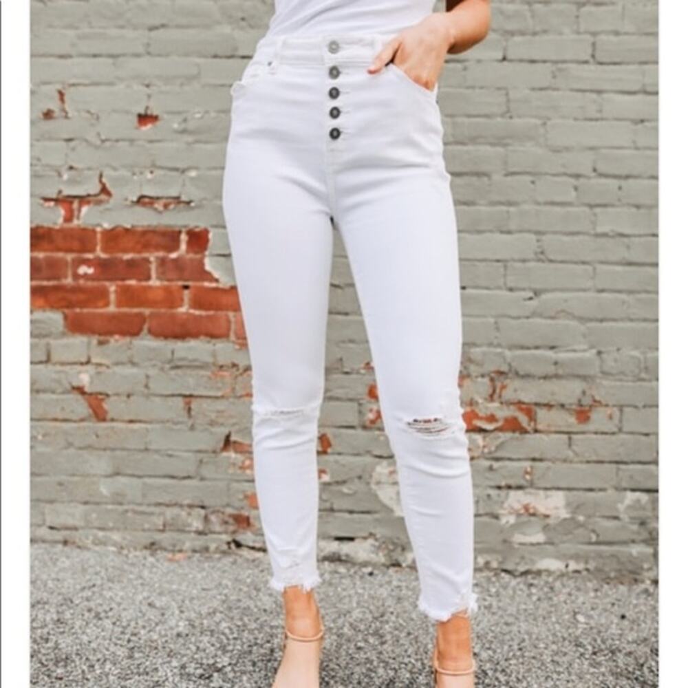 [KanCan] White High Rise Button Fly Distressed Ripped Knee Skinny Jeans NWT 30